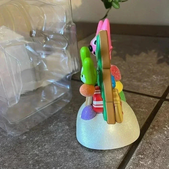 Hoops & Yoyo Keepsake Ornament - Picture 4 of 8